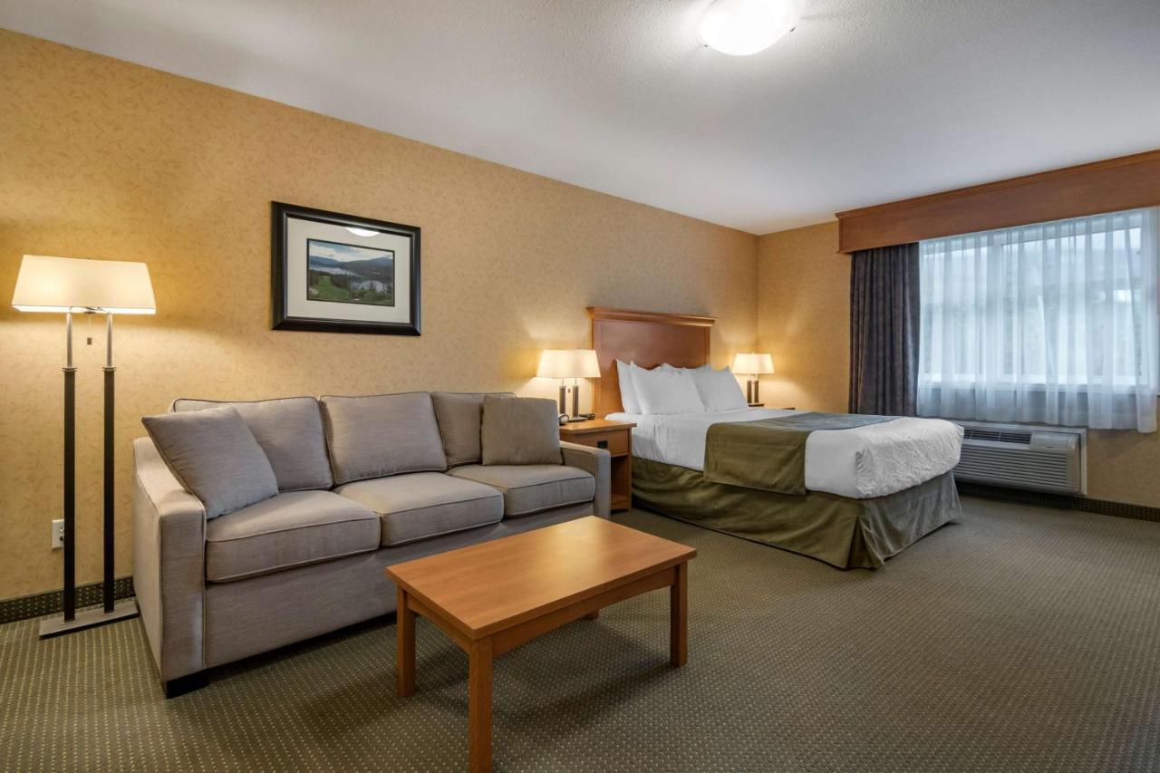 Western 4* Sicamous